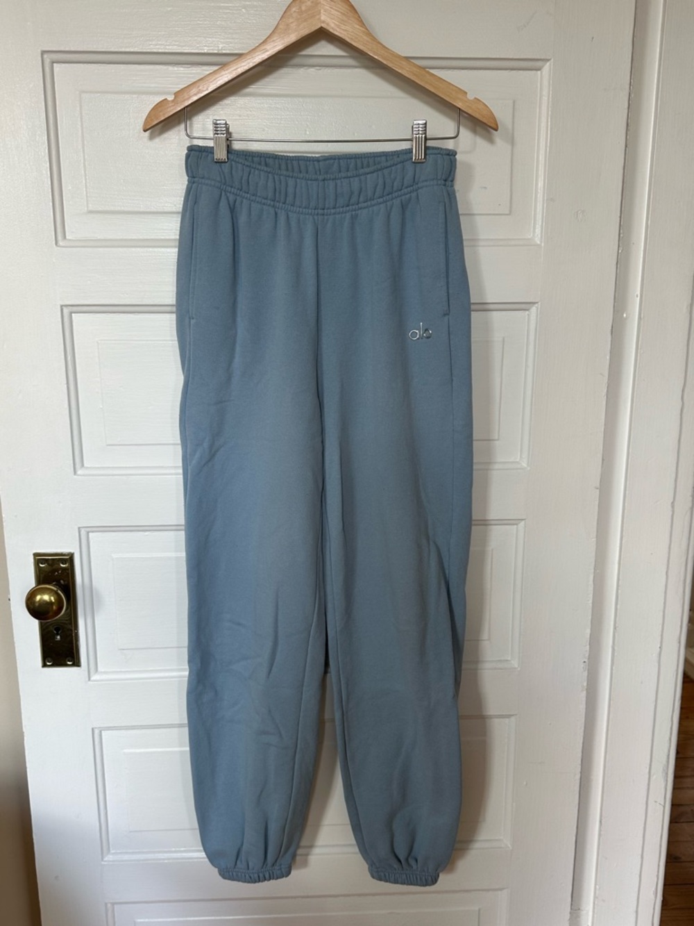 Alo Accolade Sweatpant - Picture 4 of 10